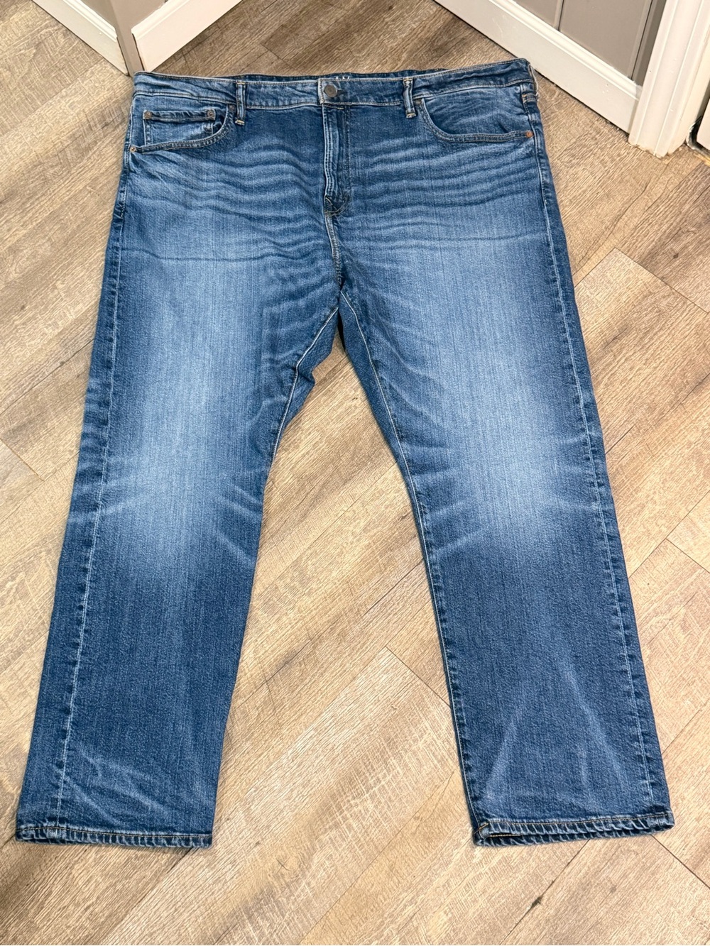 American Eagle Outfitters Men's Medium Blue Relaxed Jeans